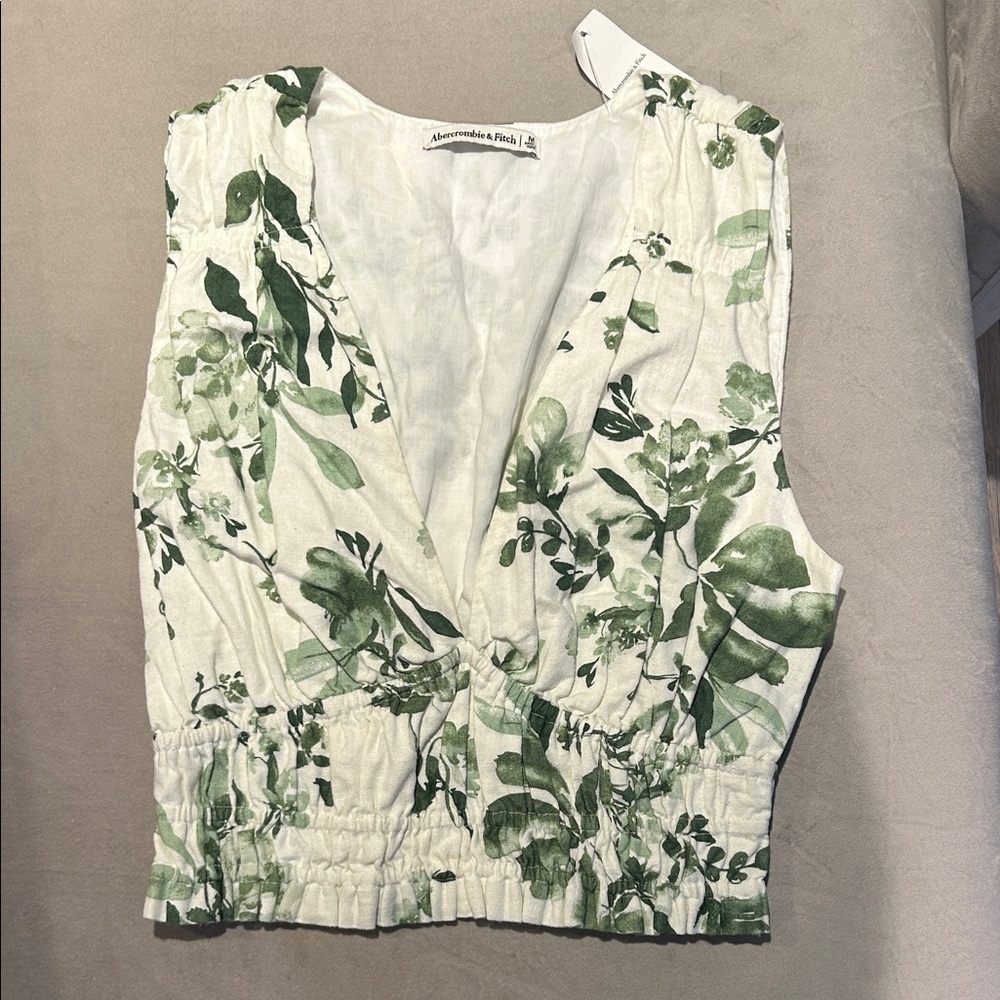 Abercrombie & Fitch White and Green Floral V-Neck Sleeveless Crop Top